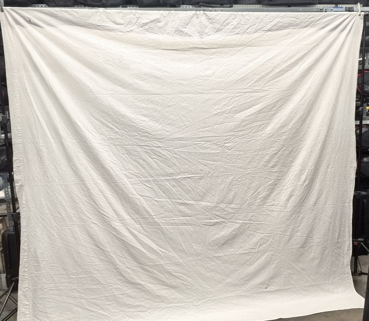 Фон тканевый белый 3х3 м в магазине RentaPhoto.Store